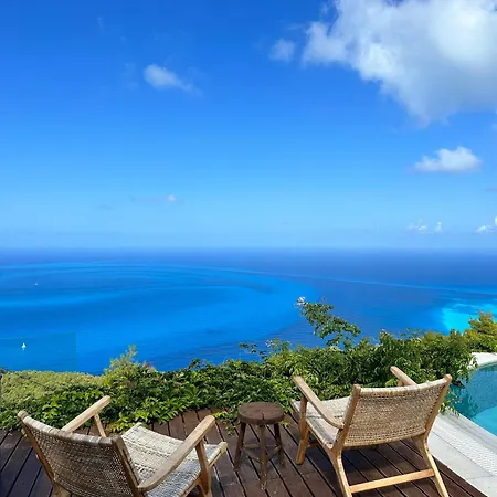 Secret Hill Hotel
